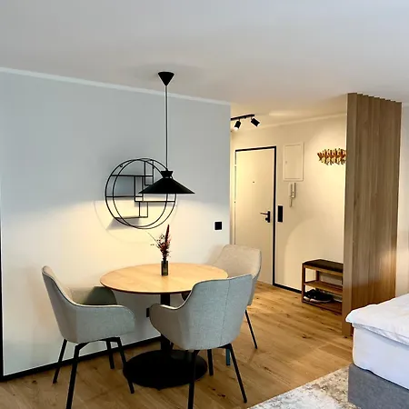 アパート Pittino Gartensuite 02 In Zweiter Seereihe Ammersee ヘルシング・アム・アンマーゼー